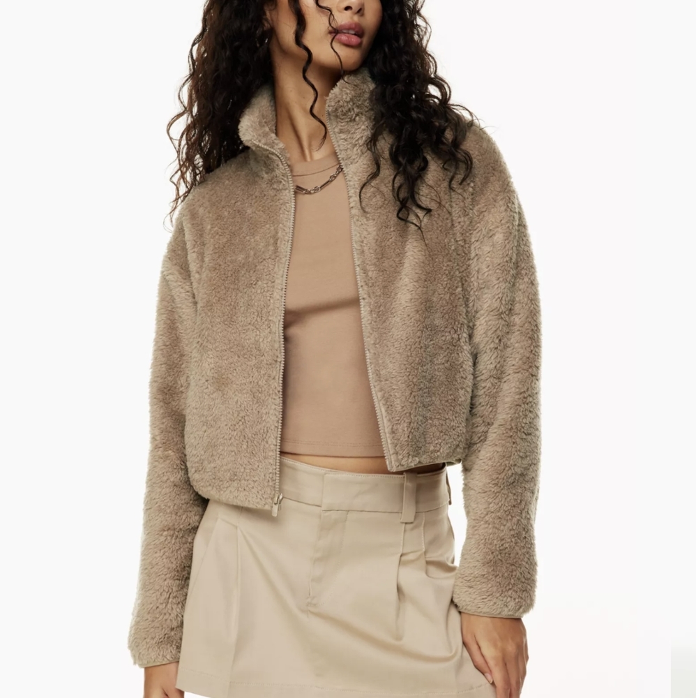 Aritzia Sunday Best fuzzy zip up
